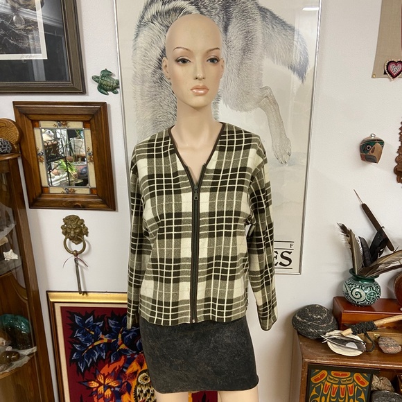🐦⬛4/$20🐦⬛ Grandma's Sweater Plaid Fleece - Picture 8 of 10